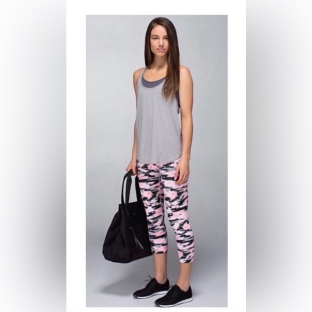 lululemon Wunder Under Crop, Wamo‎ Camo Barely Pink pre Owned